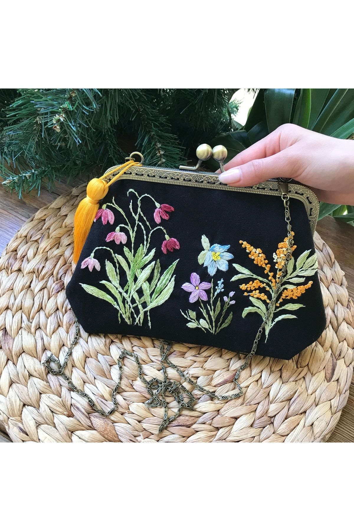 Home Siyah Keten El Nakışlı çiçek desenli Vintage Tarzı Çanta. Nakış %100 El Emeği, 20x15 Ölçü
