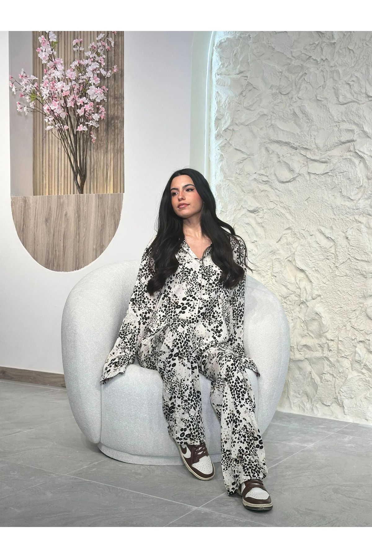 Kyra Studios Premium Siyaz Beyaz Benekli Pijama Takım