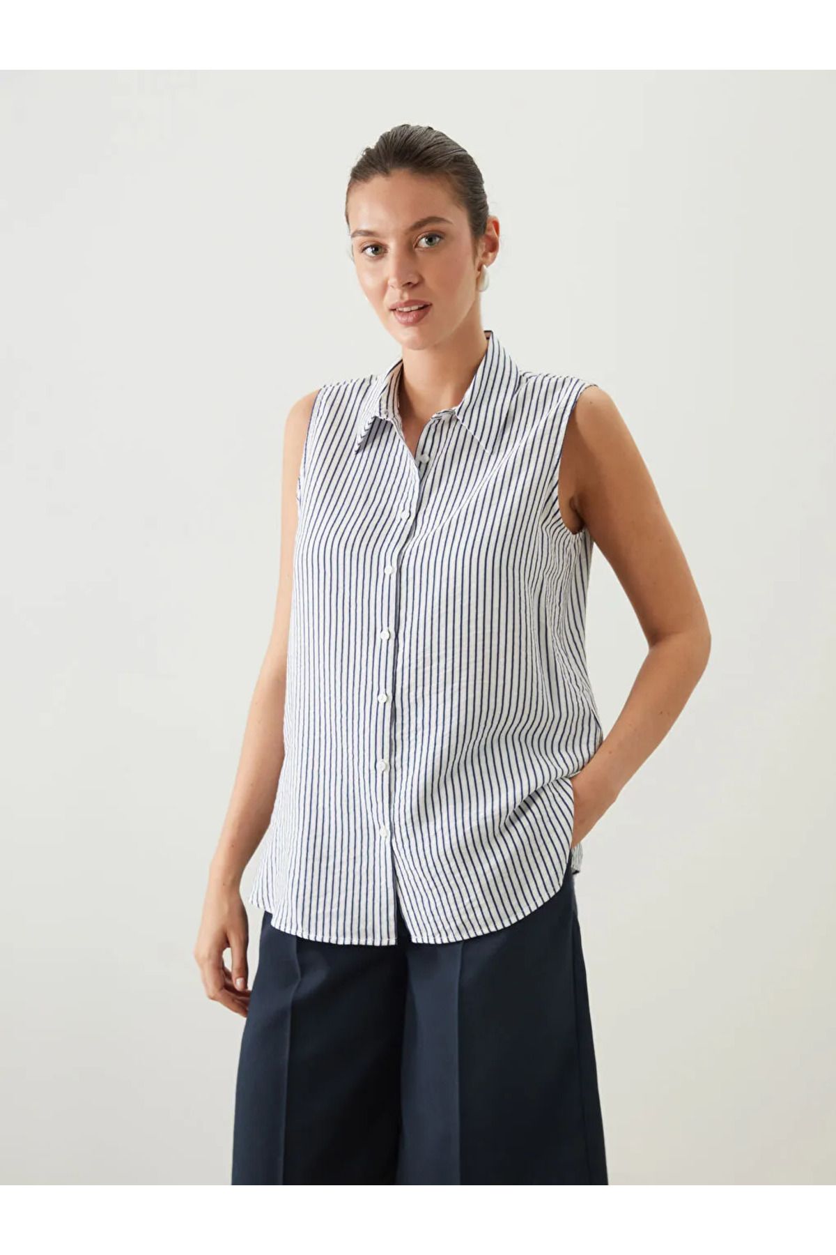 LC Waikiki LCWAIKIKI Classic Indigo Çizgili Kadın Gömlek