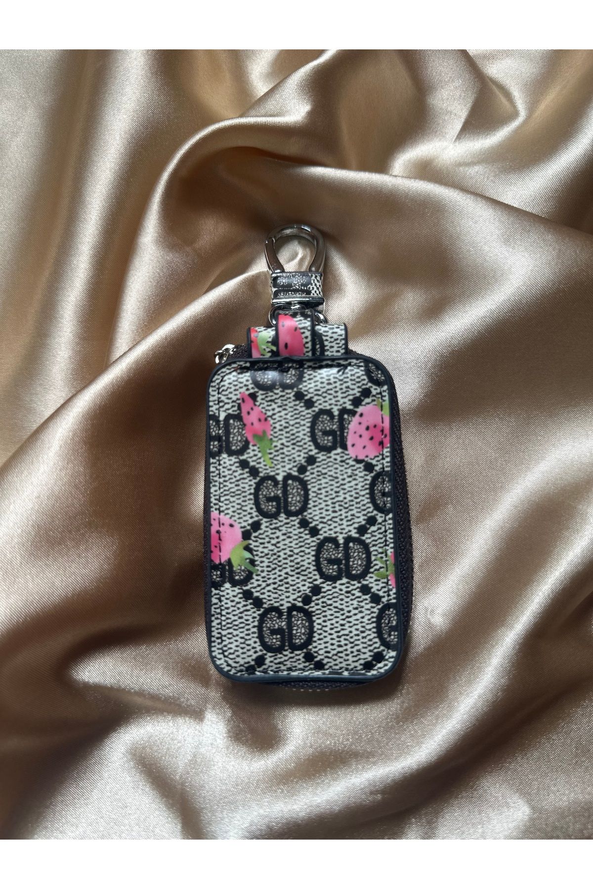 Mien Store Çilek Desenli Mini Anahtarlık Çanta