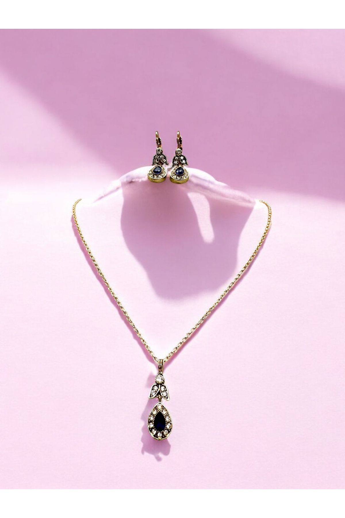 FUYA JEWELLERY Zirkon Taş Detaylı Kristal Damla Kolye, Küpe Set