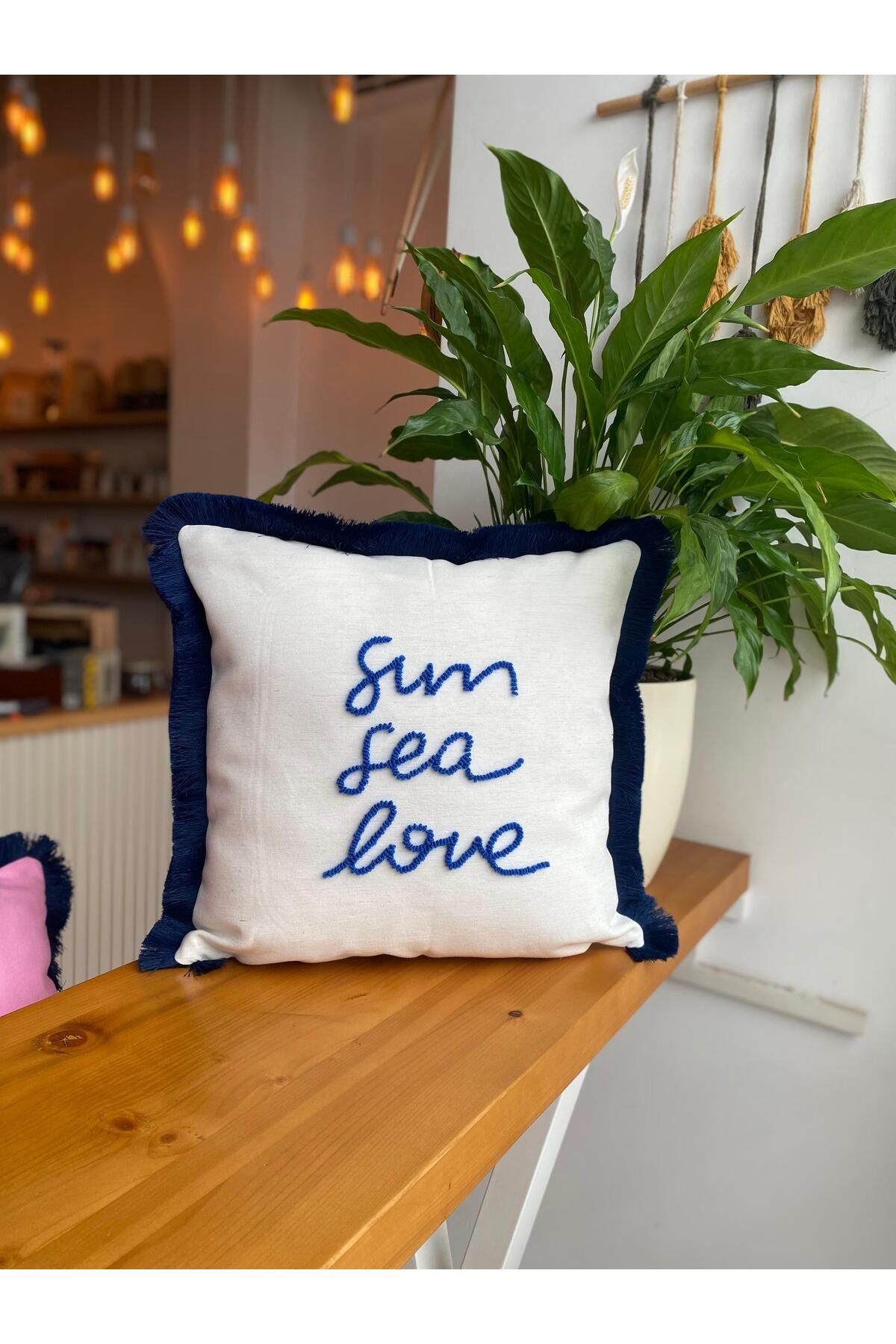 RahanDesign Sun Sea Love Yazılı Punch İşlemeli Lacivert Saçaklı Kırlent Kılıfı - 43x43cm - Punch Kırlent Kılıfı