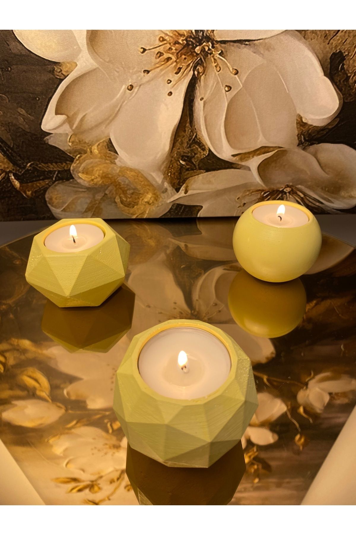 Saatistan 3'lü Tealight Mum Seti, Dekoratif, Sarı ve Yeşil Renklerde, Şık ve Sıcak Atmosfer Yaratır