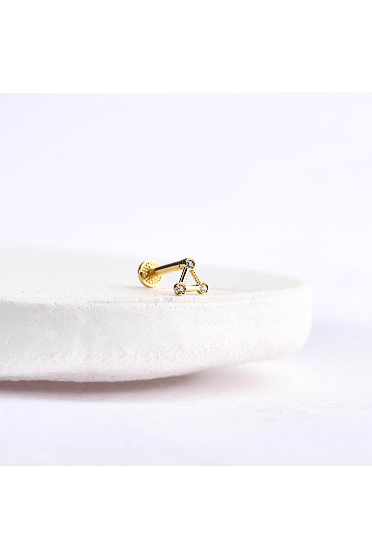 Akar Jewellery 14 Ayar Altın 3 Taşlı Üçgen Motifli Minimal Pırlanta Tragus