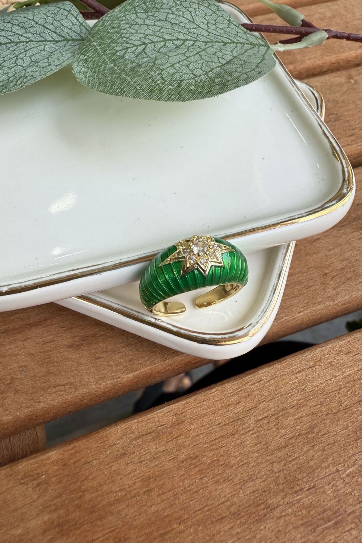 My Joyas Design 14K Altın Kaplama Yeşil Mineli Victoria Yüzük