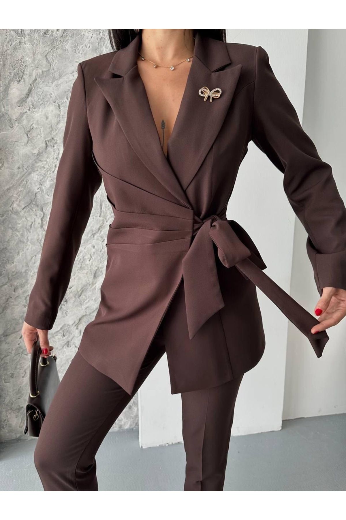 Ekim Store Yakası Armalı Kuşaklı İkili Blazer Takım