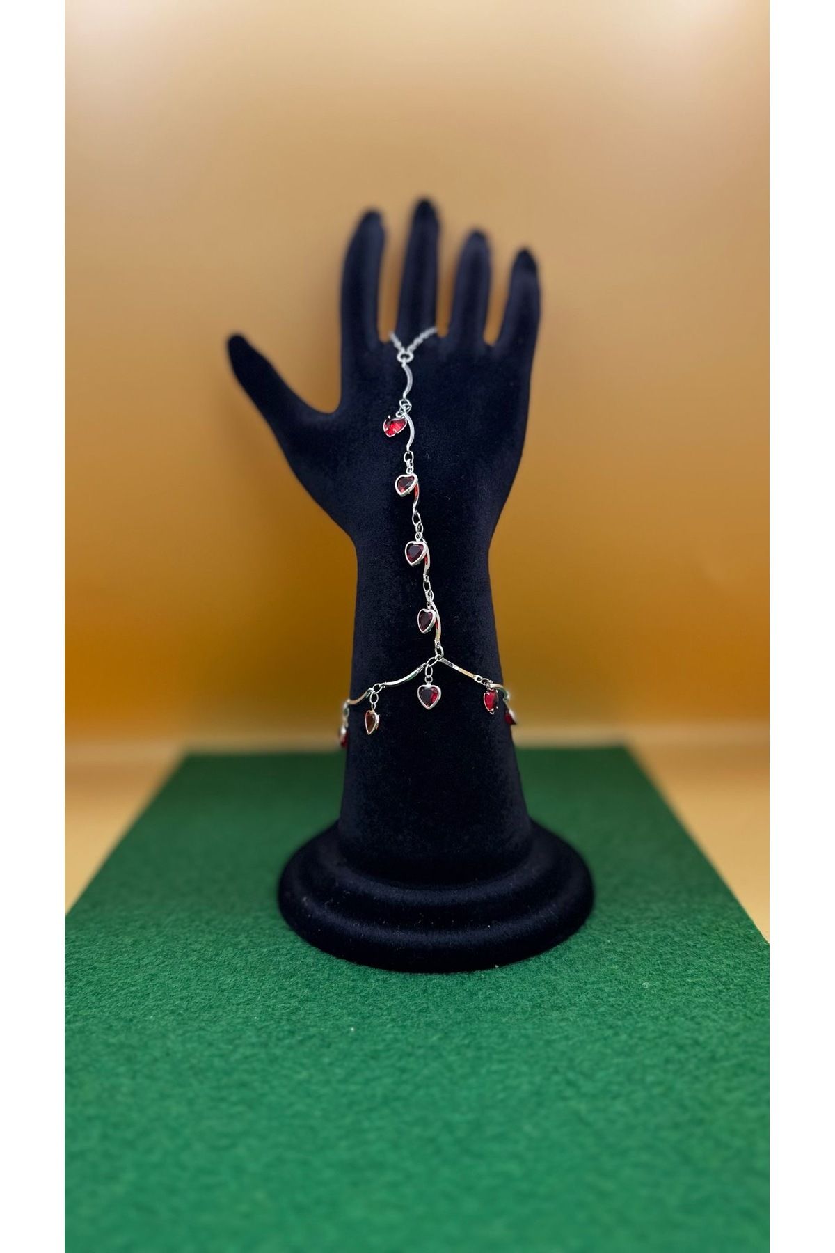 Gül Accessory Kadım Gold Renk Kalpli Özel Tasarım Şahmeran