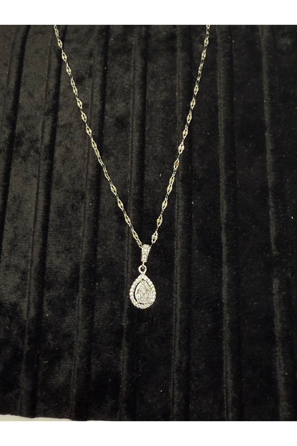 Gulsah's Store Çelik silver zirkon taşlı damla model kolye