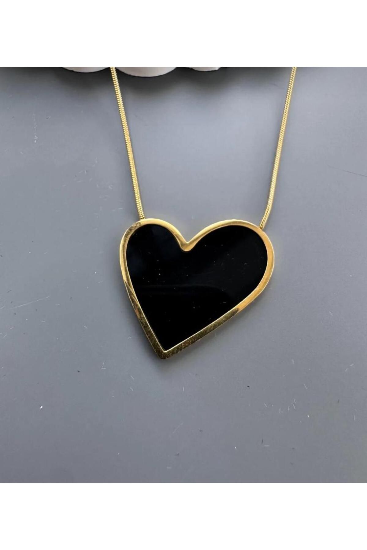 hy collection BÜYÜK SİYAH KALPLİ GOLD ZİNCİRLİ KOLYE