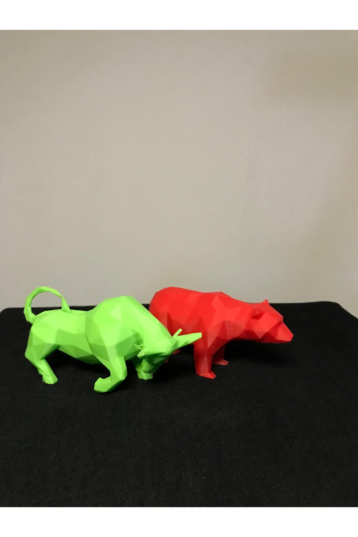 shop 3D Baskı Boğa ve Ayı Figürleri – Borsa Dekoru | Yeşil Boğa & Kırmızı Ayı | Masa Üstü Dekoratif Obje