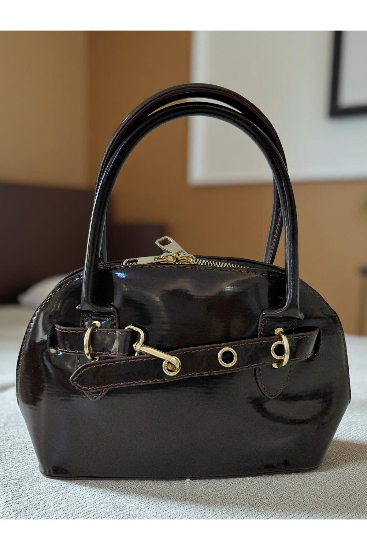TUBAG SHOP RUGAN KUŞGÖZÜ DETAYLI D MODEL KADIN EL VE OMUZ ÇANTASI