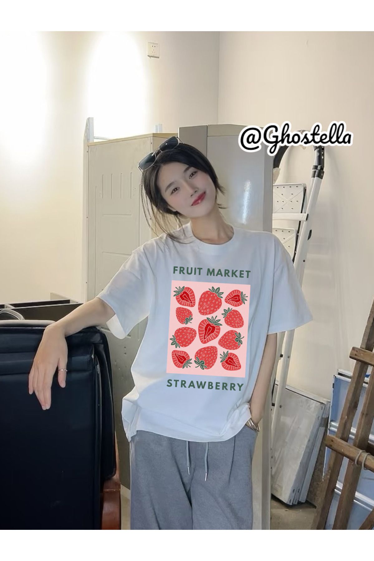 Minga London Beyaz Fruit Market Strawberry Oversize Unisex Tshirt -Ghostella