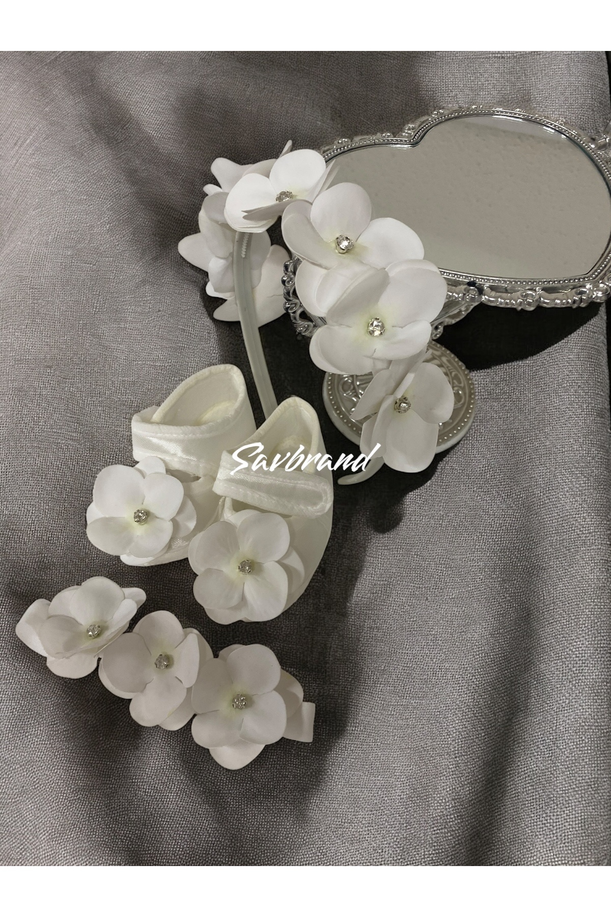 SavBrand Anne Tacı, Bebek Patik ve Bandana 3'lü Özel Set fotoğrafı 6 (önizleme)