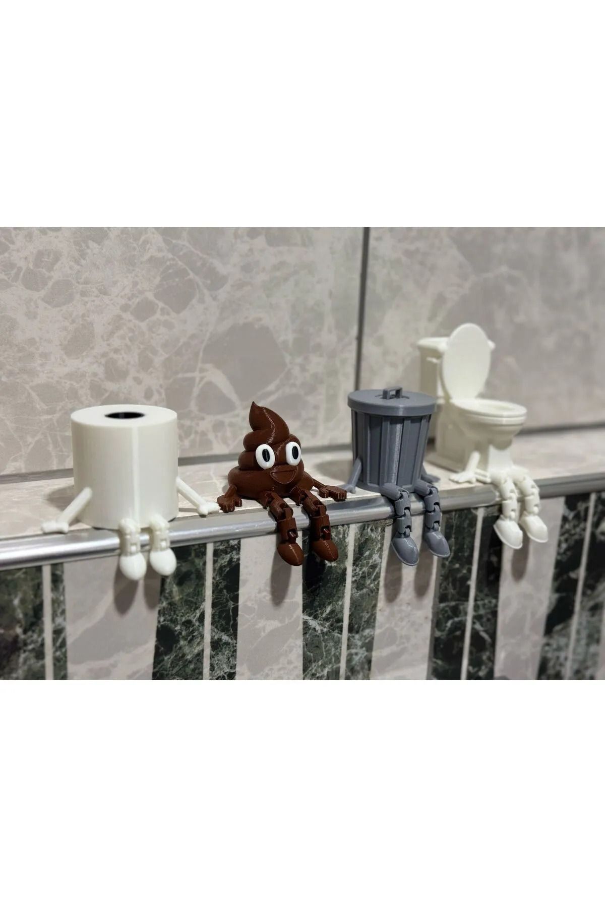 Printorium 4'lü Eğlenceli Banyo Dekoratif Figür Seti /Tuvalet Kağıdı, Kaka Emojisi, Çöp Kovası, Klozet Aksesuar