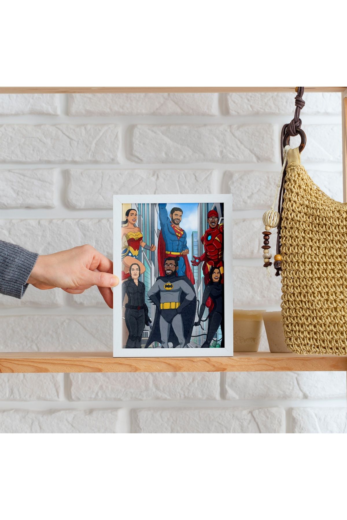 ÇELİKLER HEDİYE Kişiye Özel Karikatür Çerçeve – Fotoğraftan Hazırlanan Hediye Tablo