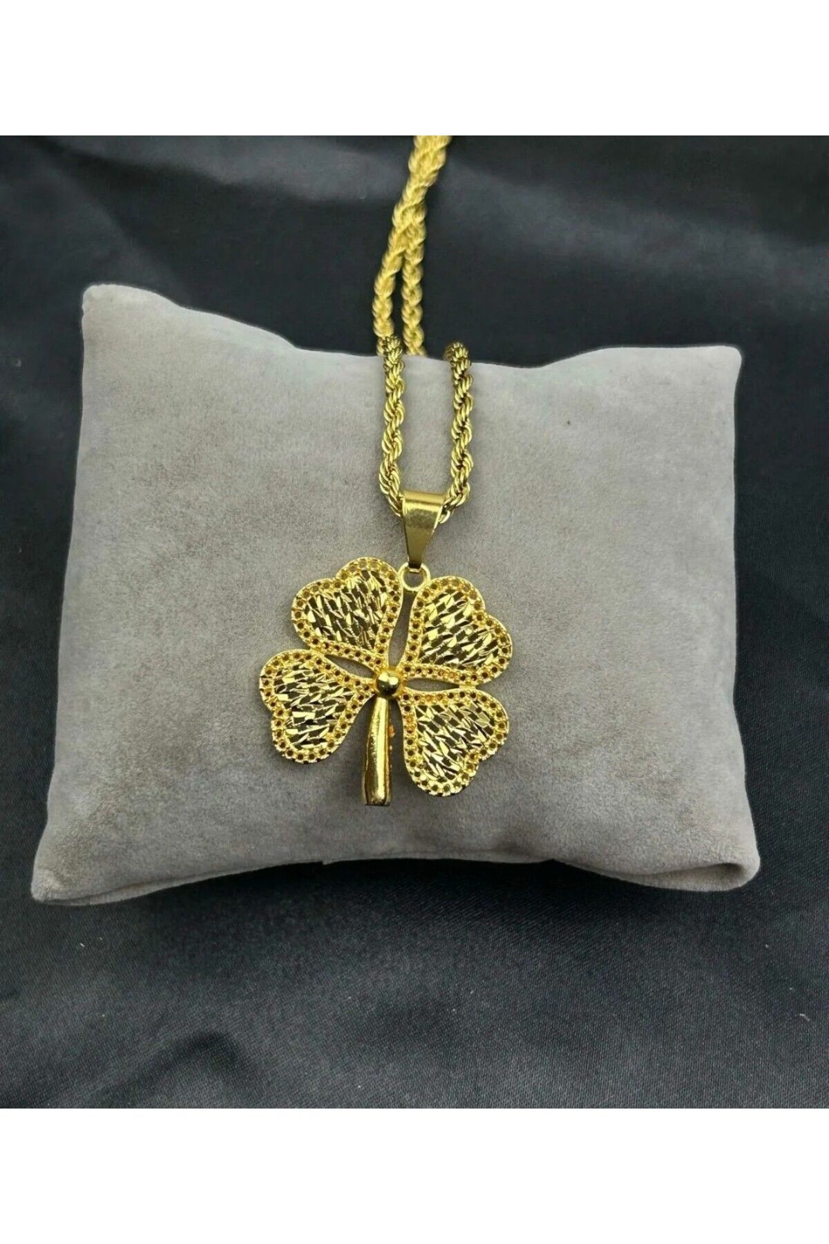 kokoş hediyelik Yonca kolye