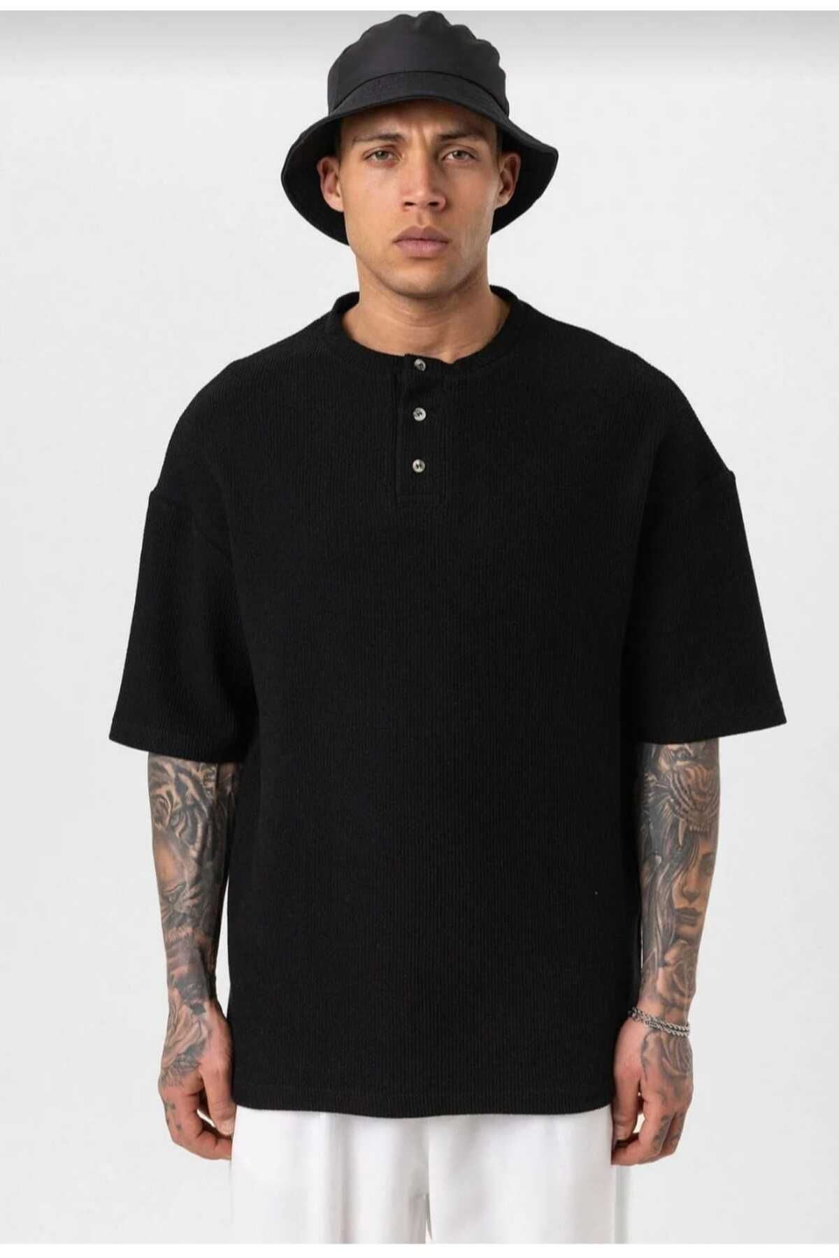 RODEZ Siyah Düğmeli Yaka Oversize Tshirt