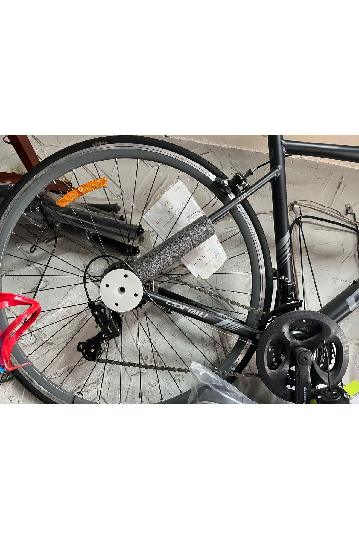 Elioure 28" Siyah Hafif ve Şık Spor Bisiklet, Konforlu Sürüş Keyfi