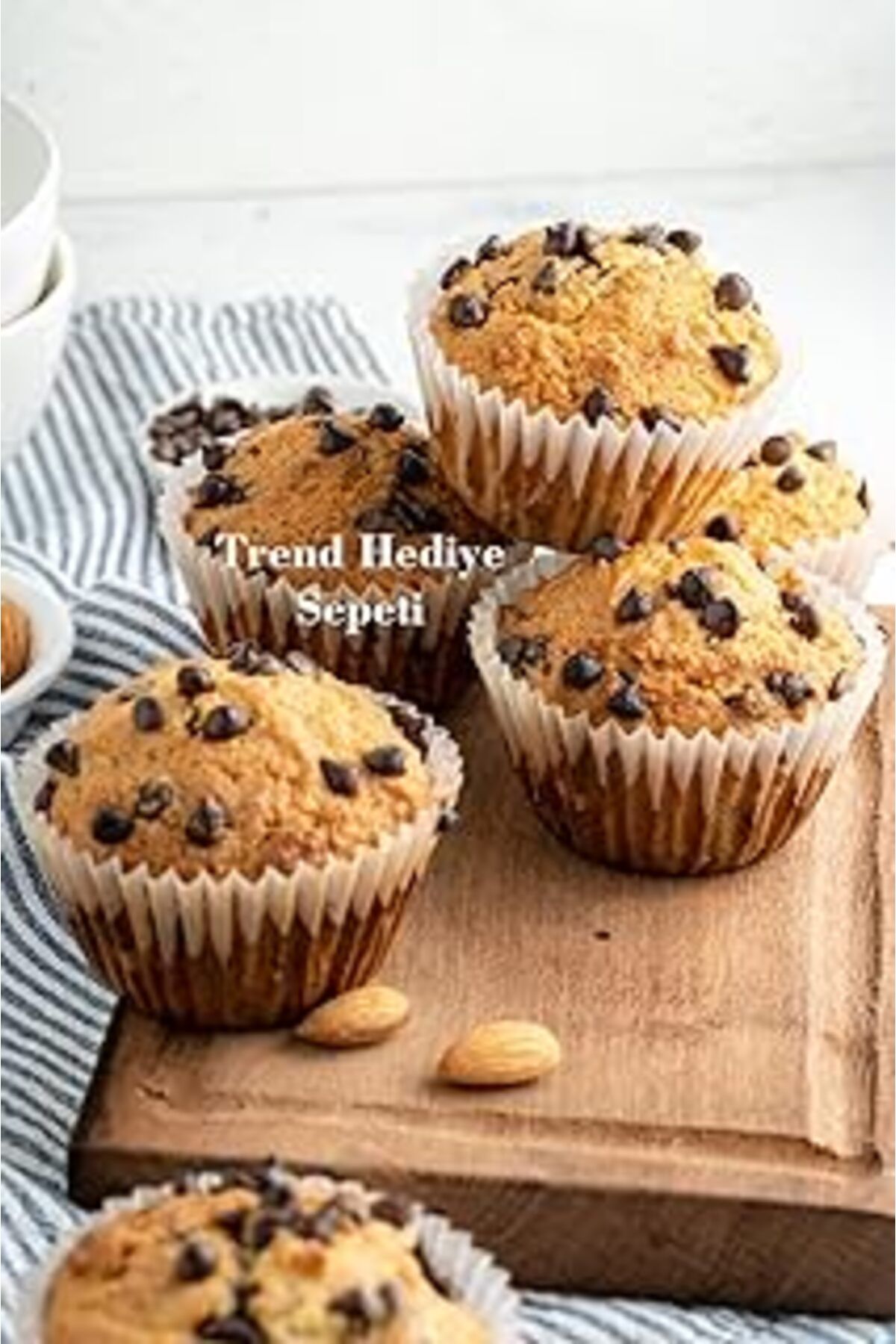 Pazarcan Trend Hediye Sepeti Takribi 200 Adet Büyük Boy Beyaz Muffin Kek Kalıbı, Cupcake Kağıdı, Browine Kal
