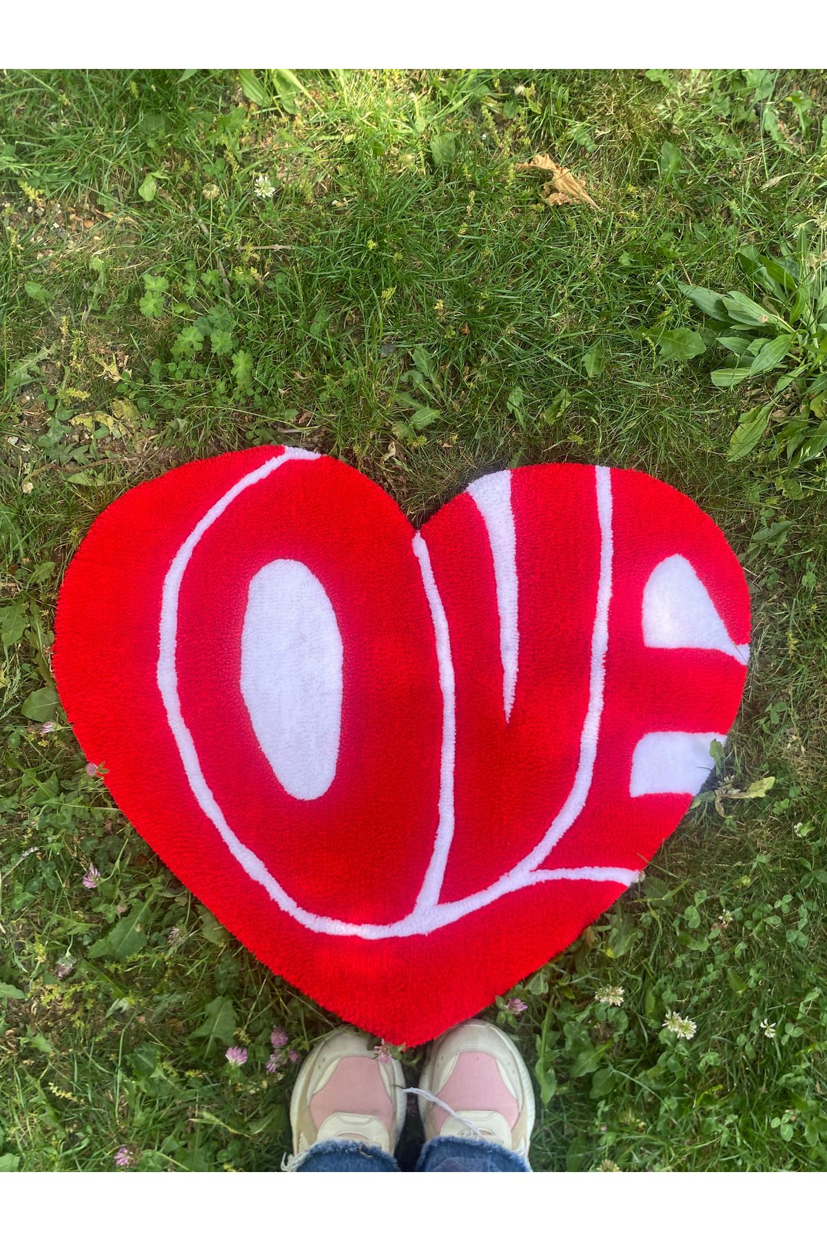 Angeles Rug Love Bombing - Kalp Desenli Tufting Halı - Love Tufting Halı - El Yapımı Halı - Handmade Tufted Rug