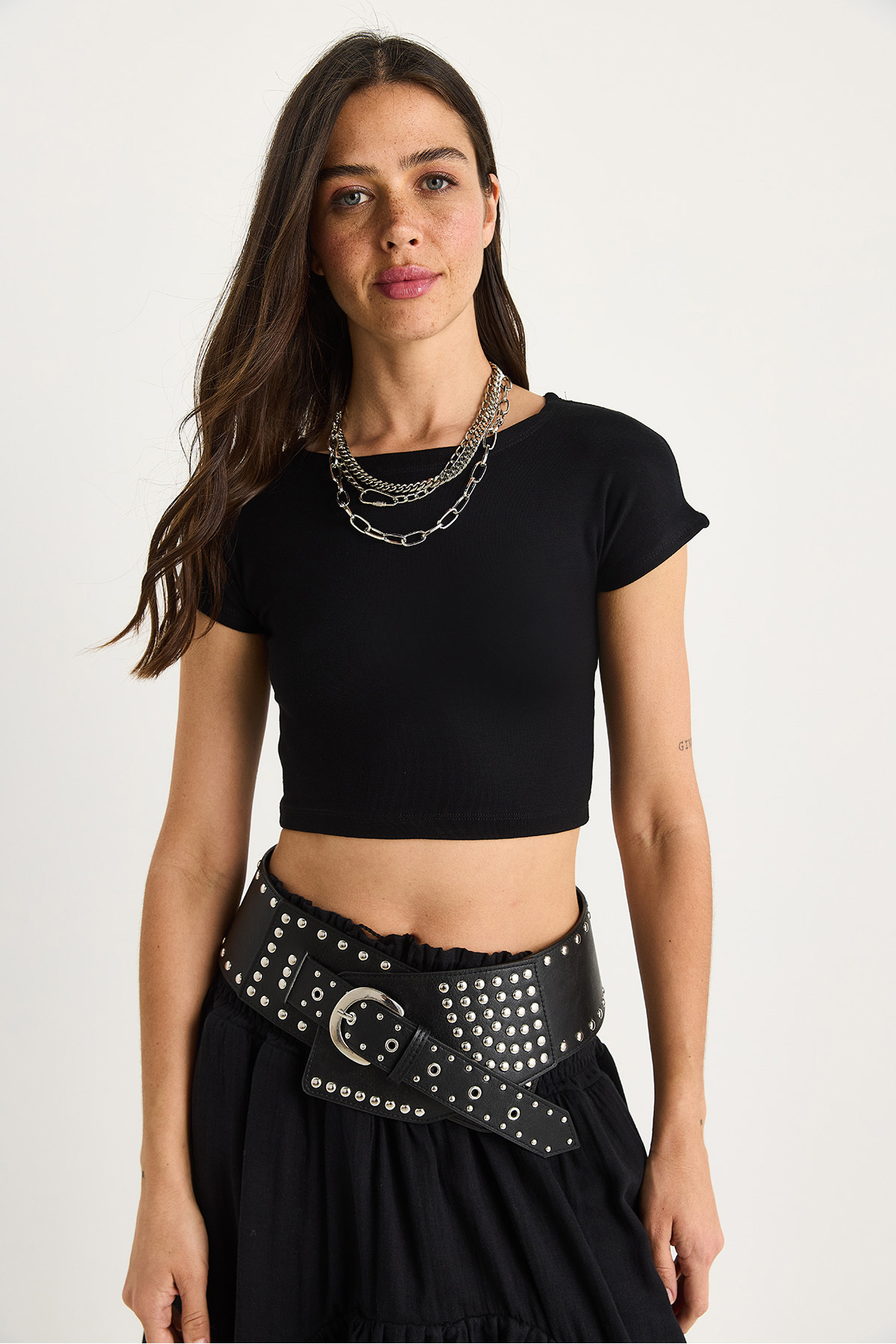 LUCCI Basic Cotton Crew Neck Fitted Crop Top 2