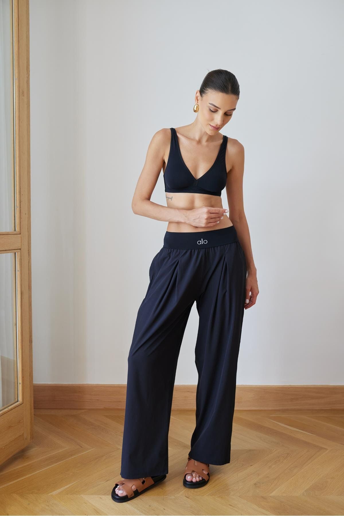 Askı Tekstil Siyah Beli Kalın Lastik Ve Yazı Detaylı Pantolon