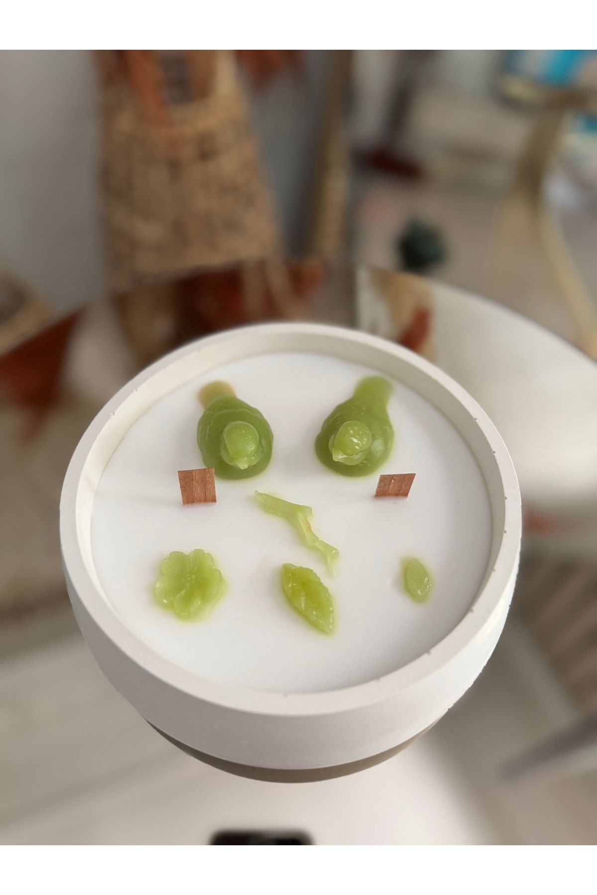 shop 🥑 Doğanın Ferahlığını Evine Taşı – Avokado Temalı Vegan Beton Mum 🌿✨
