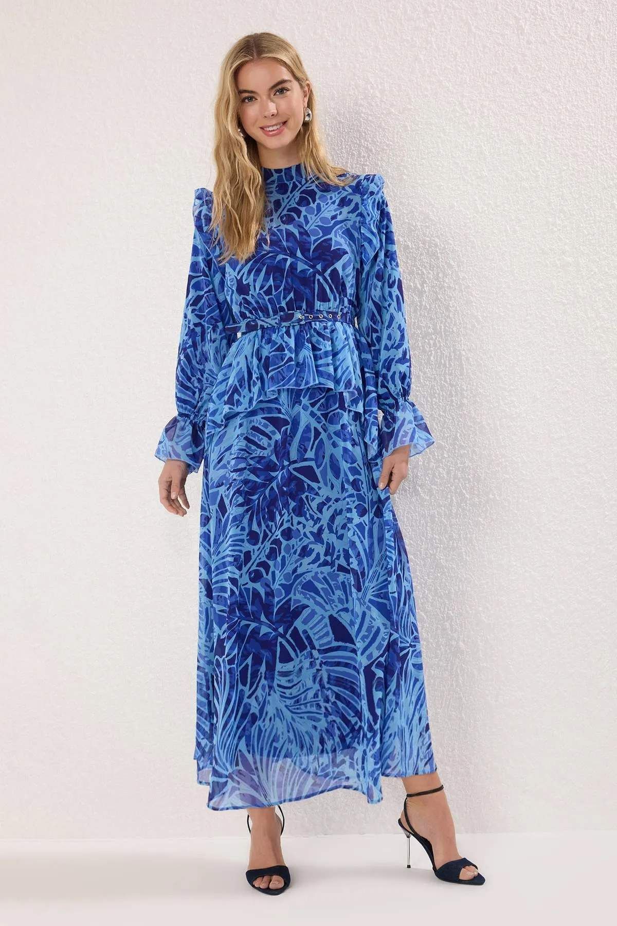 Trendyol Modest Saks Chiffon bélésű szőtt virágos ruha TCTSS25EB00097
