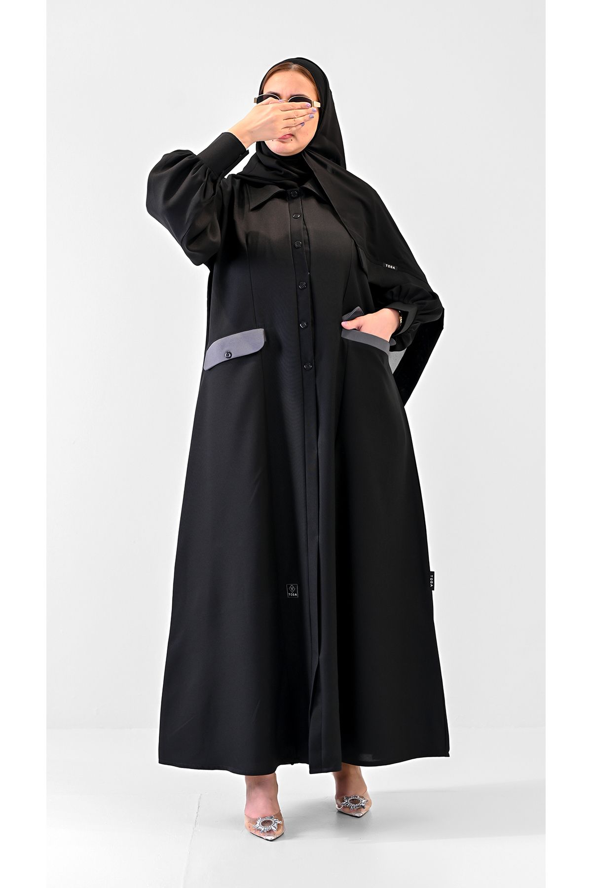 GENERAL-Black linen abaya with a turn-up collar and gray pockets - formal work design 8