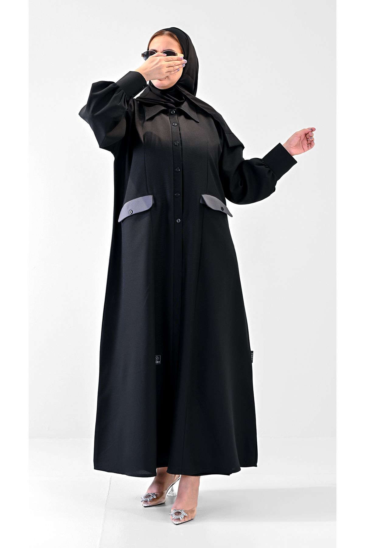 GENERAL-Black linen abaya with a turn-up collar and gray pockets - formal work design 5