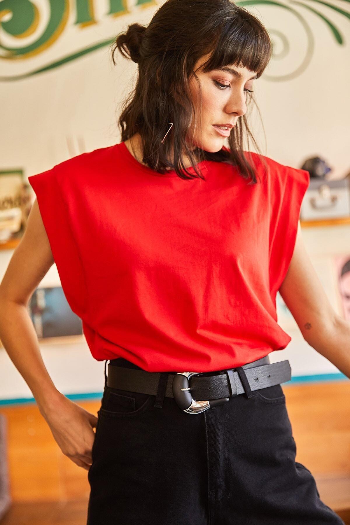 Tight Lady  %100 Pamuk Kadın Kırmızı Vatka Görünümlü Koltuk Altı Parçalı Yarasa Bisiklet Yaka Tişört - Görsel 4