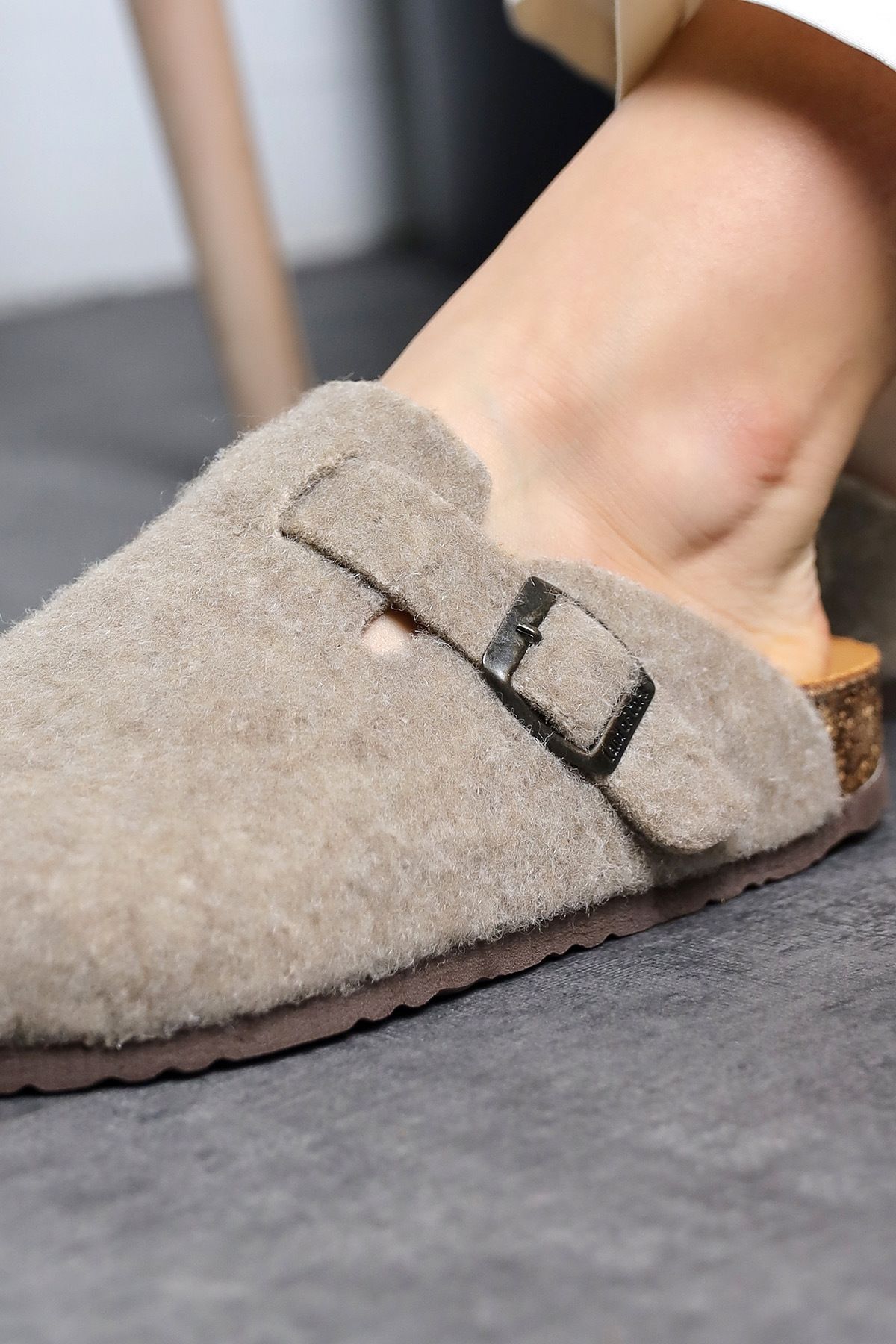 Land of Cork-Sabo Closed Unisex Anatomical Natural Cork Sole Natural Felt Wool Slippers 4