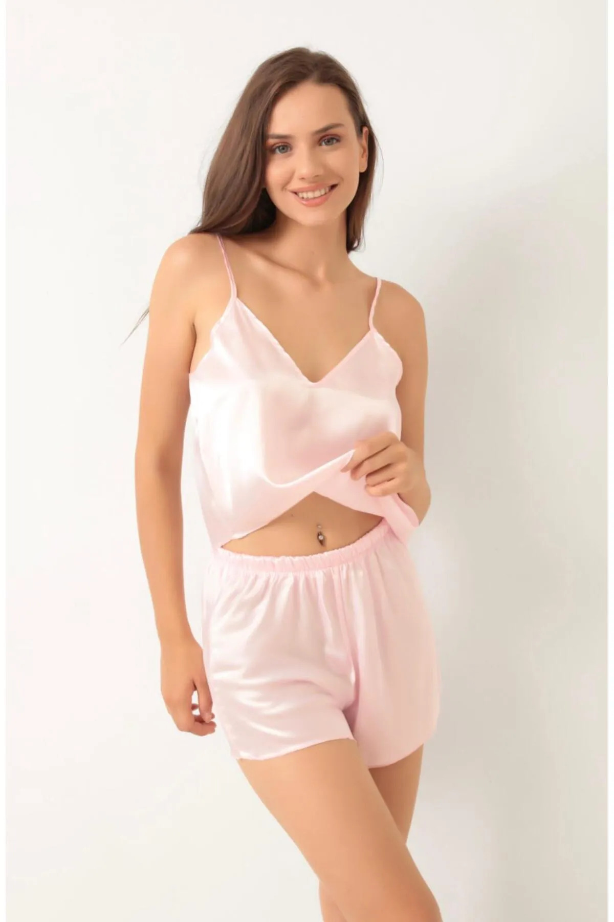 FEMYNA Desenli Ve Düz Saten Askılı Şortlu Takım Şık Pijama-Gecelik ve Sabahlık Kombini