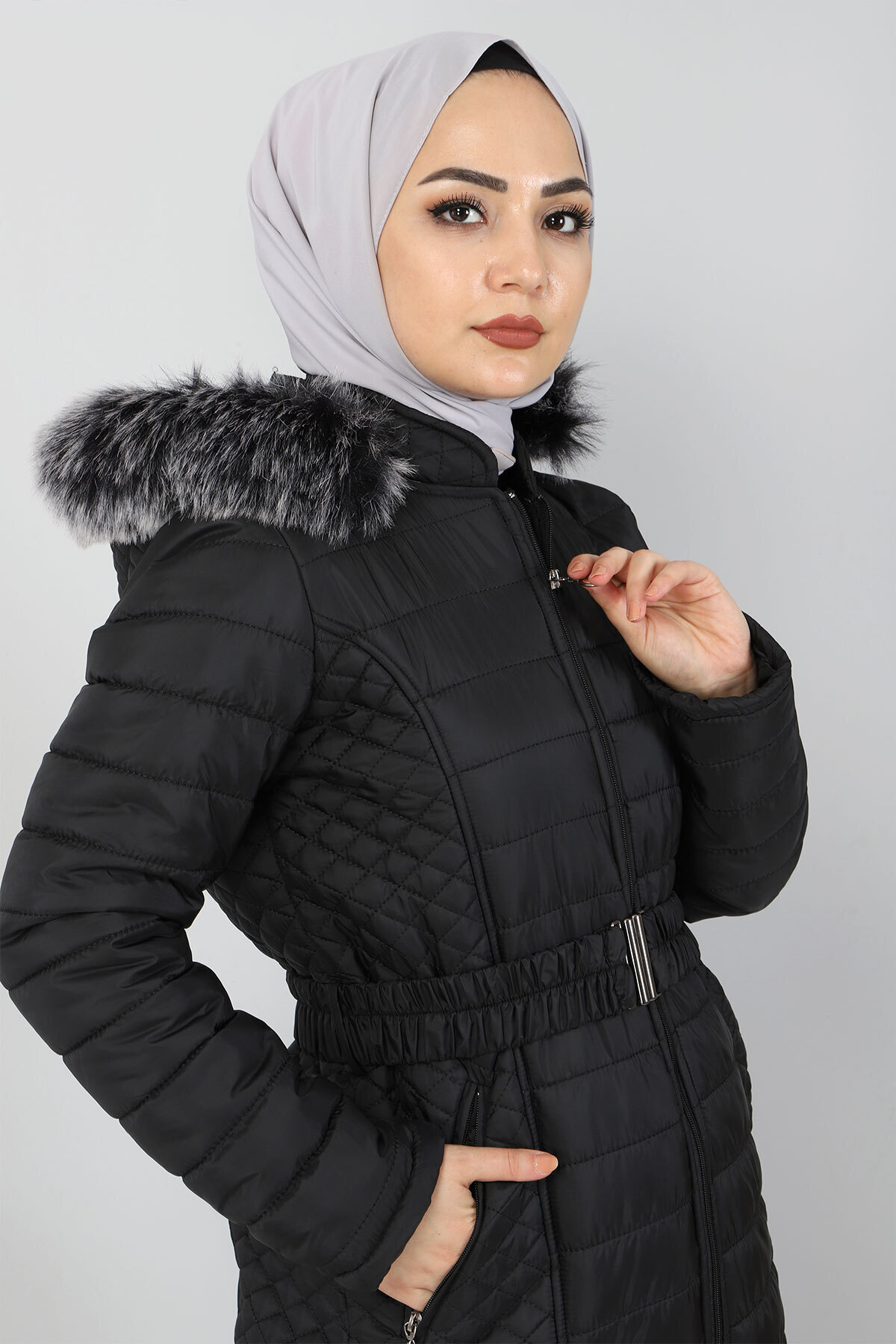 Tesettür Dünyası-Langer Steppmantel Tsd1931 Schwarz 4
