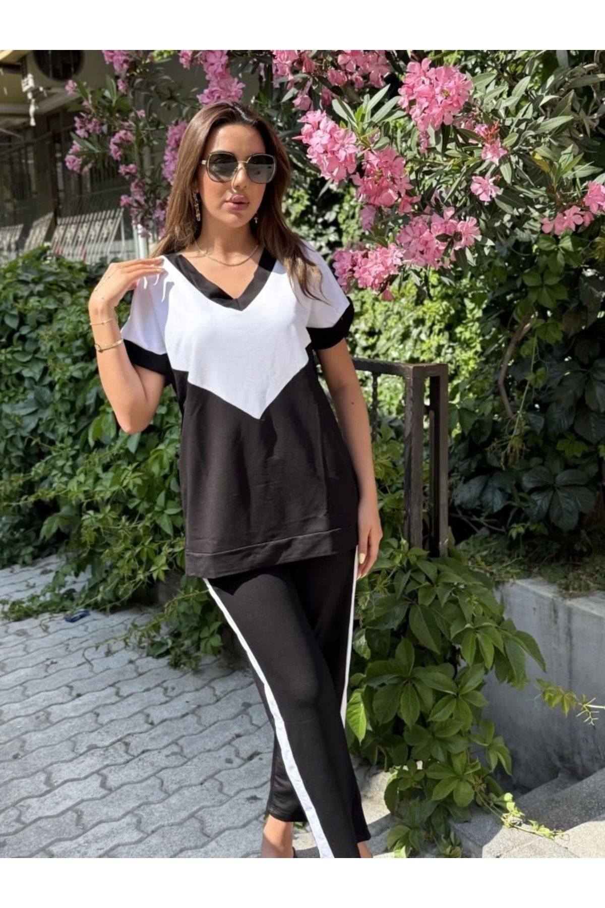 Silerra Kadın Kısa Kollu V Yaka Siyah Beyaz Renkli Viskon Iki Iplik Kumaş Eşofman Takımı