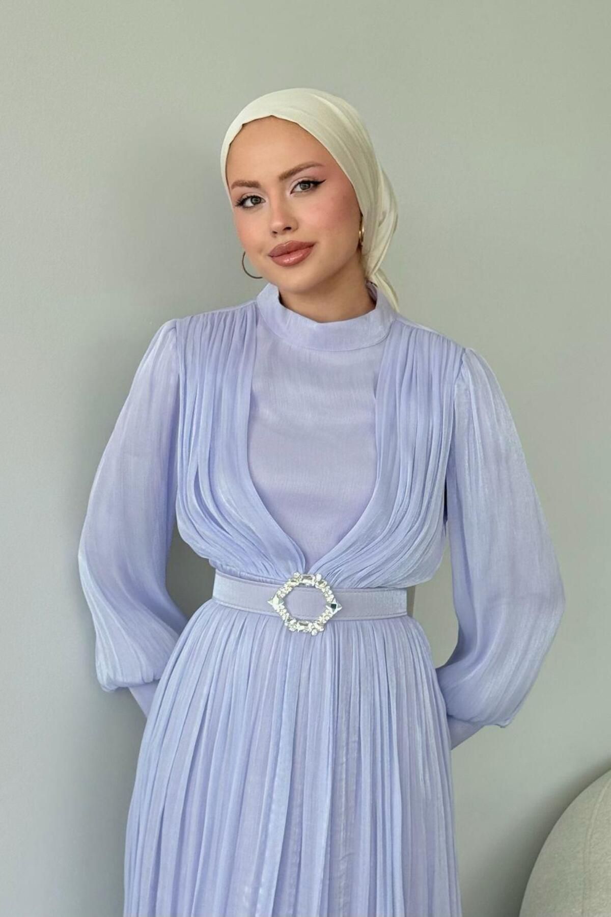 لباس شب پوشیده بنفش زنانه کمربند SEVAL BELI LILA Şule Giyim