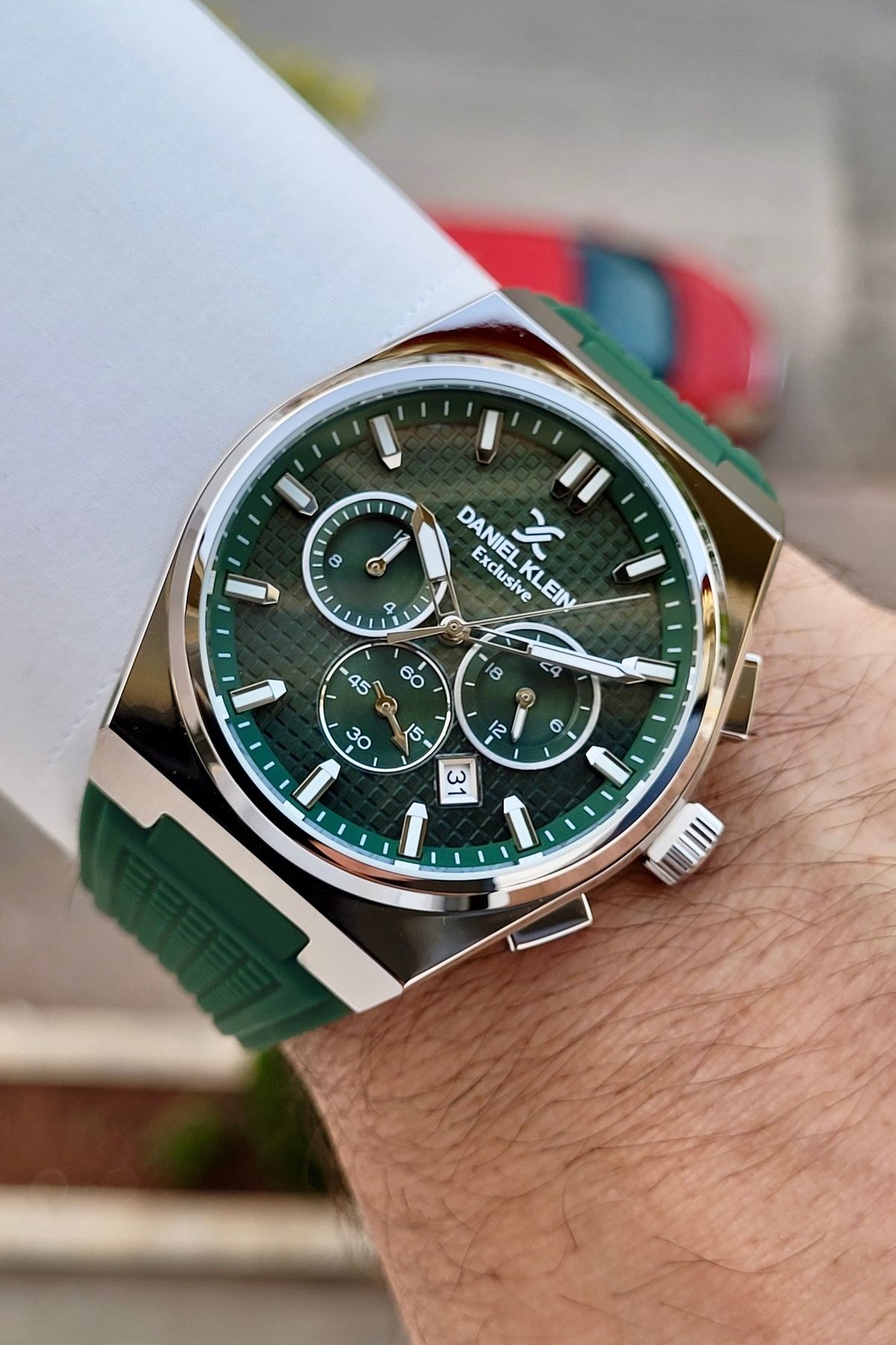 Daniel Klein Kasası Silver Kordonu Yeşil Renk 24 Ay Garantili 44 Mm Fonksiyonları Aktif Erkek Kol Saati