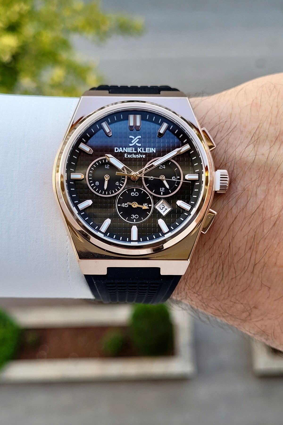 Daniel Klein Kasası Bronz Kordonu Siyah Renk 2 Yıl Garantili 44 Mm Göstergeleri Aktif Erkek Kol Saati