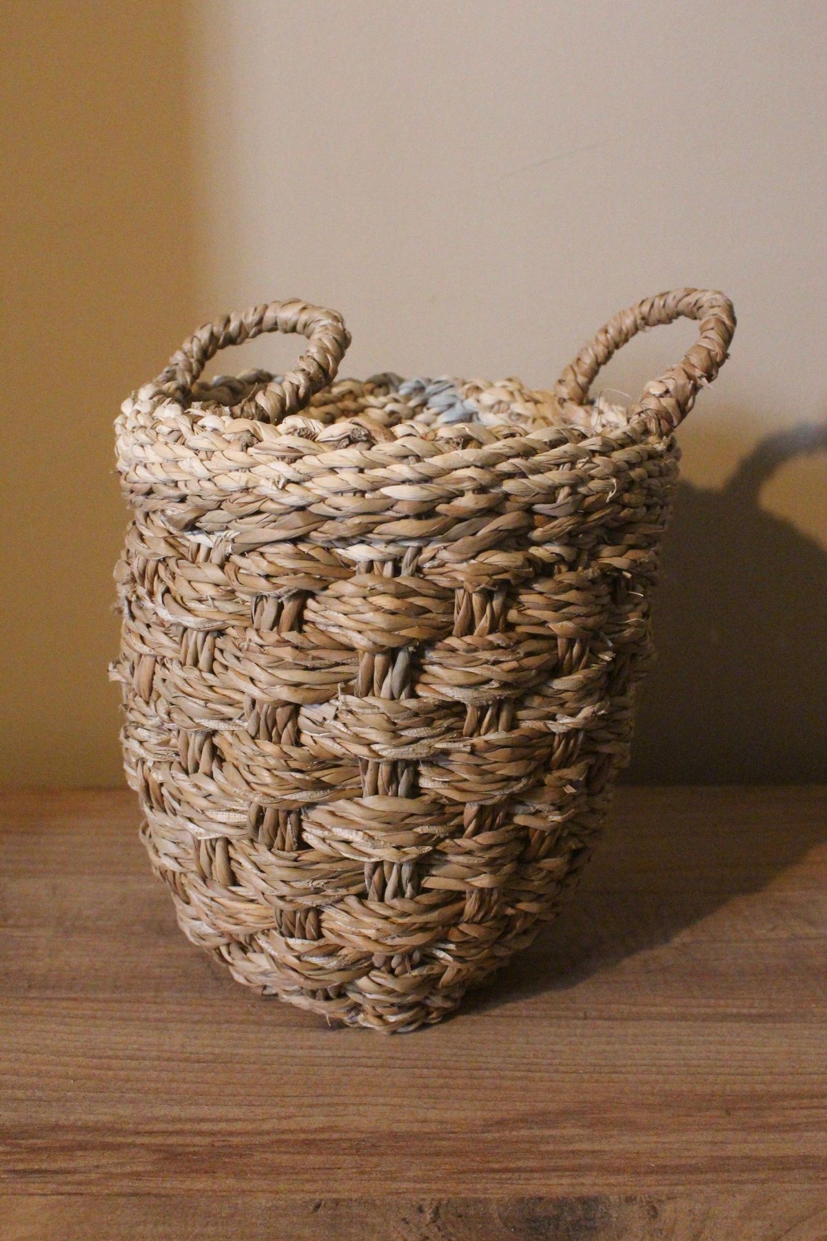 Paganca-Small Size Handle Thick Knitted Straw Basket with Cream Stripe on the Top 4