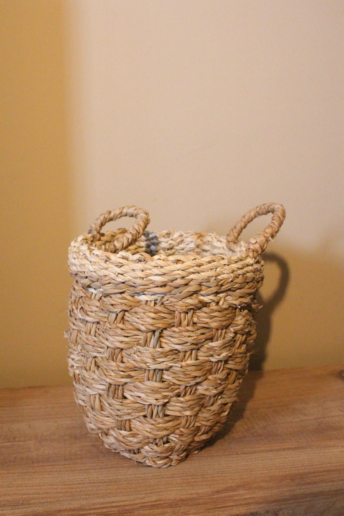 Paganca-Small Size Handle Thick Knitted Straw Basket with Cream Stripe on the Top 2