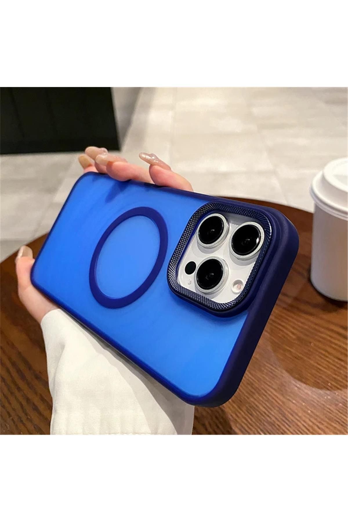 Amorix ARMORİX İPHONE 11 MAGSAFELİ ROUND KAPAK