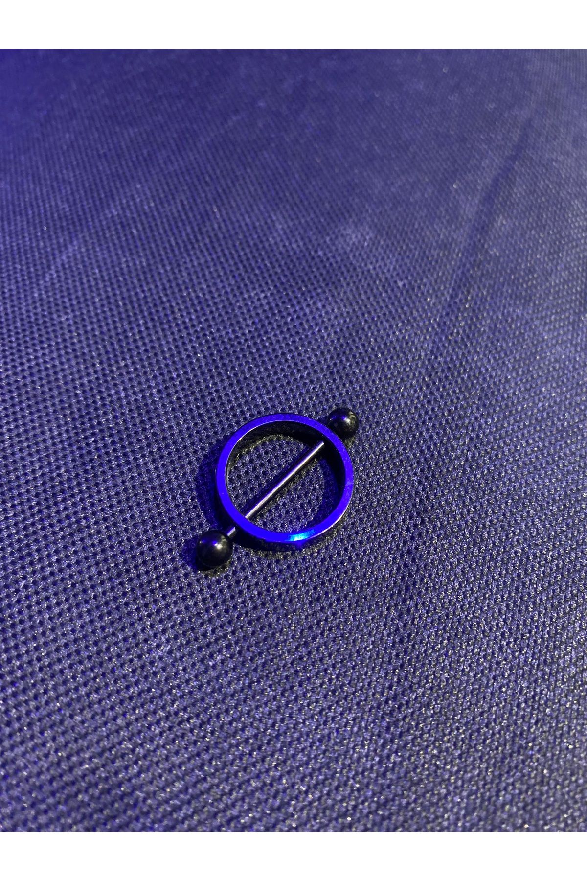 satirus Siyah nippele piercing