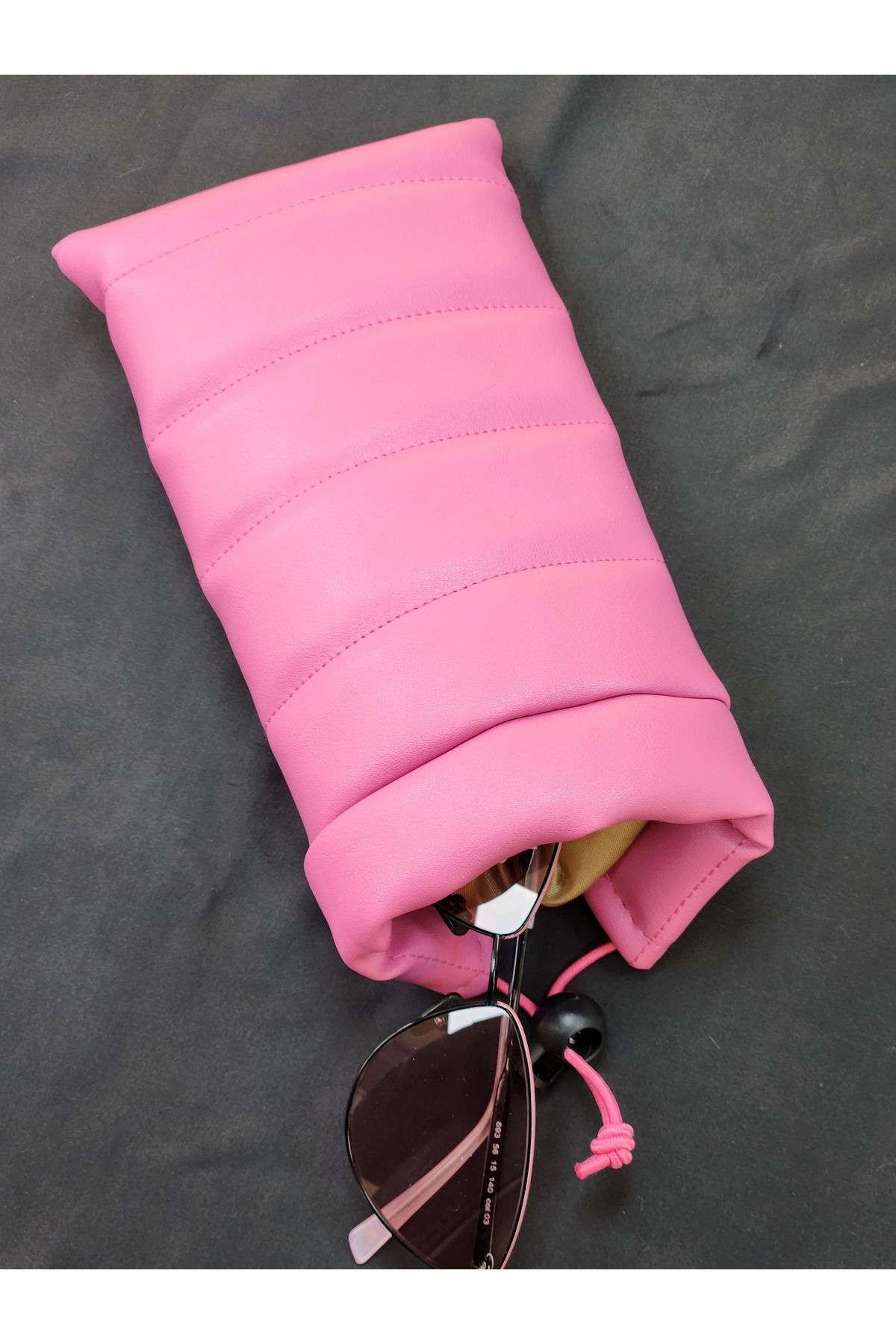 Home PUFFY PEMBE GÖZLÜK KILIFI