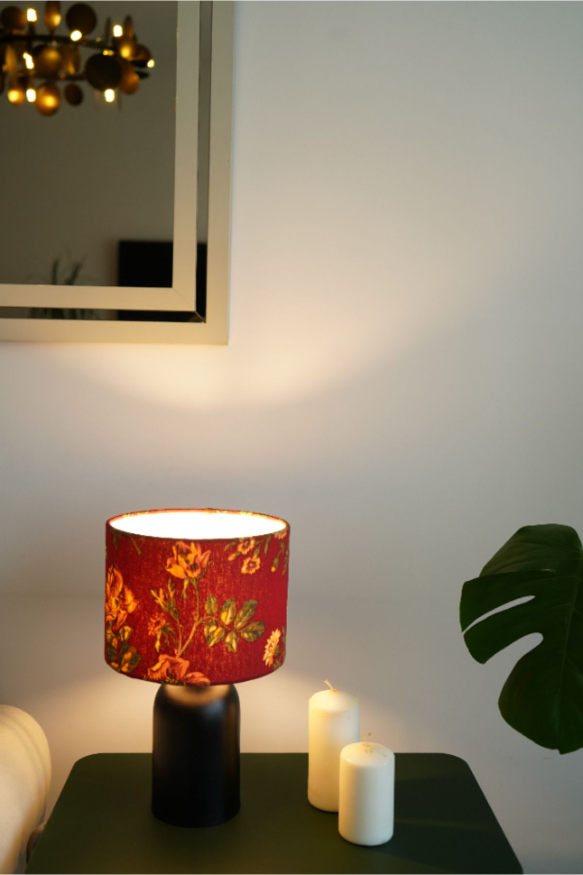 retro home design Özel Siyah Ayaklı Kırmızı Çiçek Baskılı Kumaş Şapka Şık Yatak Odası Salon Abajur Özel
