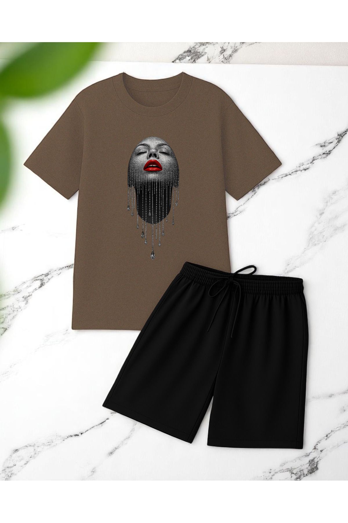 uyguntarz Unisex Pırlantalı Kadın Portresi Tasarım Basklı Tshirt Şort Takımı