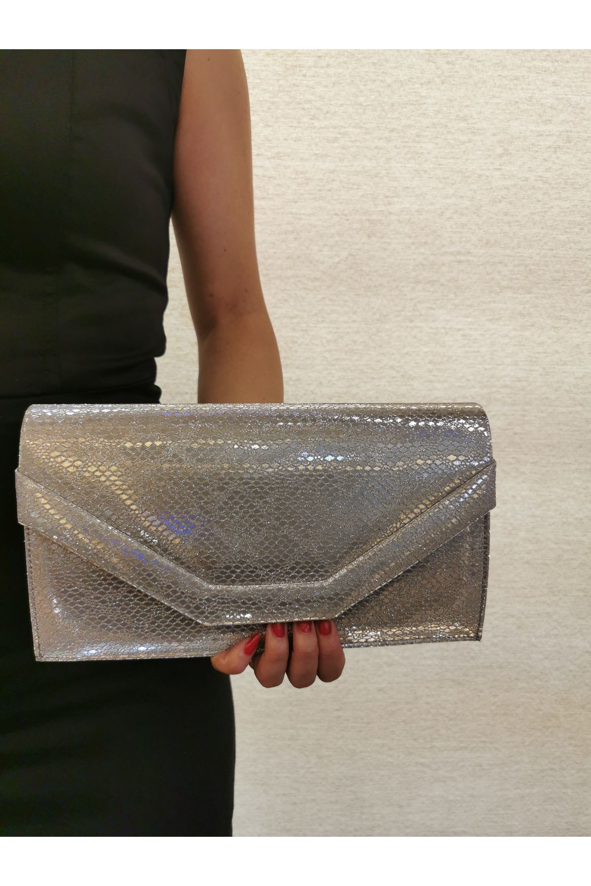 BEEGİ CONCEPT KADIN YILAN DERİ GÖRÜNTÜLÜ PLATİN ABİYE CLUTCH GECE ZİNCİRLİ DÜĞÜN ÇANTASI