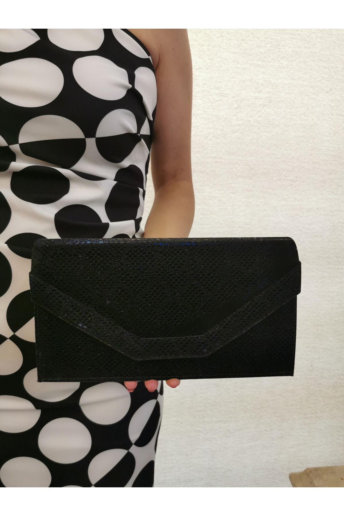 BEEGİ CONCEPT KADIN YILAN DERİ GÖRÜNTÜLÜ SİYAH ABİYE CLUTCH GECE ZİNCİRLİ DÜĞÜN ÇANTASI