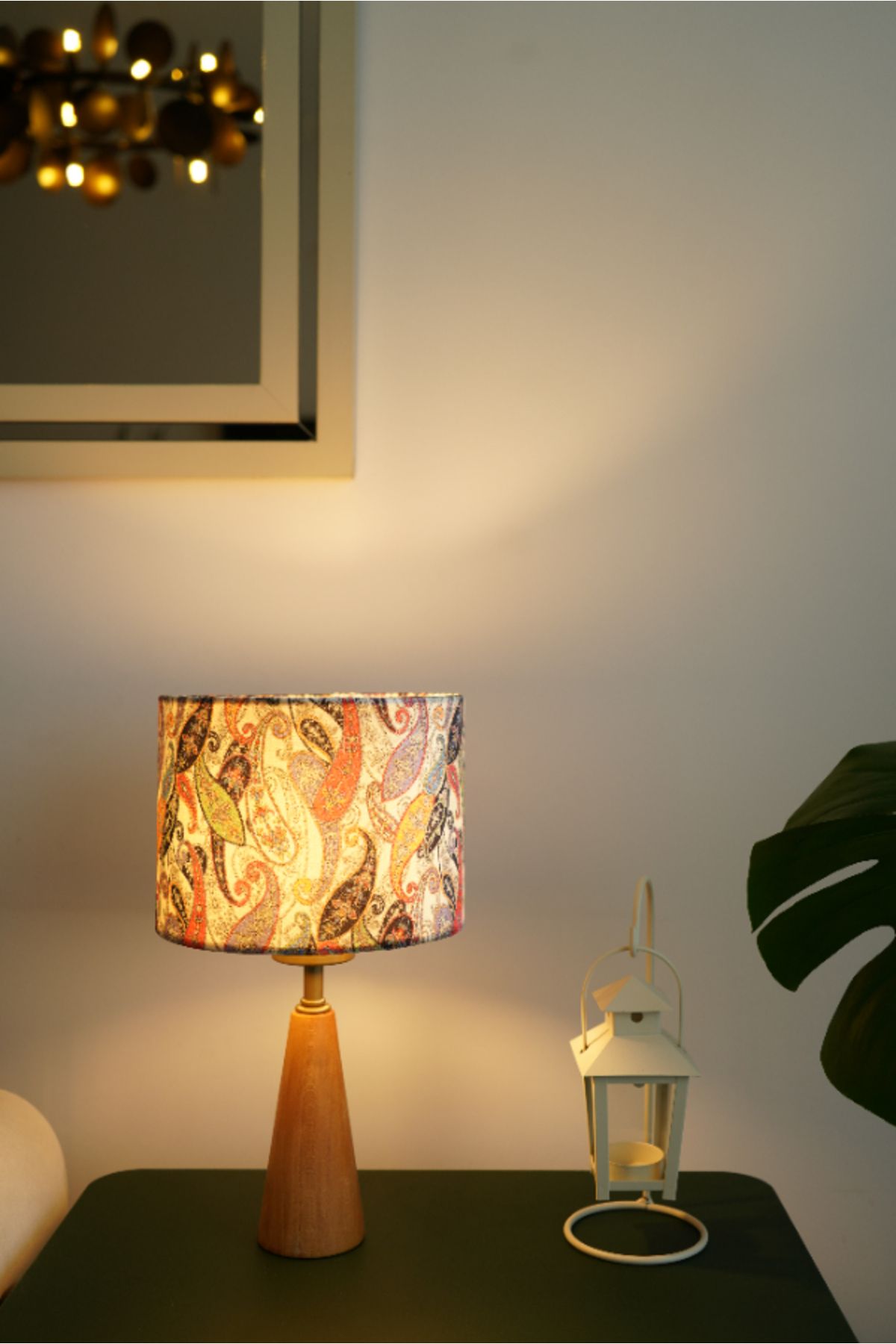 retro home design Üçgen Ahşap Model Silindir Çok Yapraklı Kadife Kumaş Şapka Şık Yatak Odası Salon Abajur