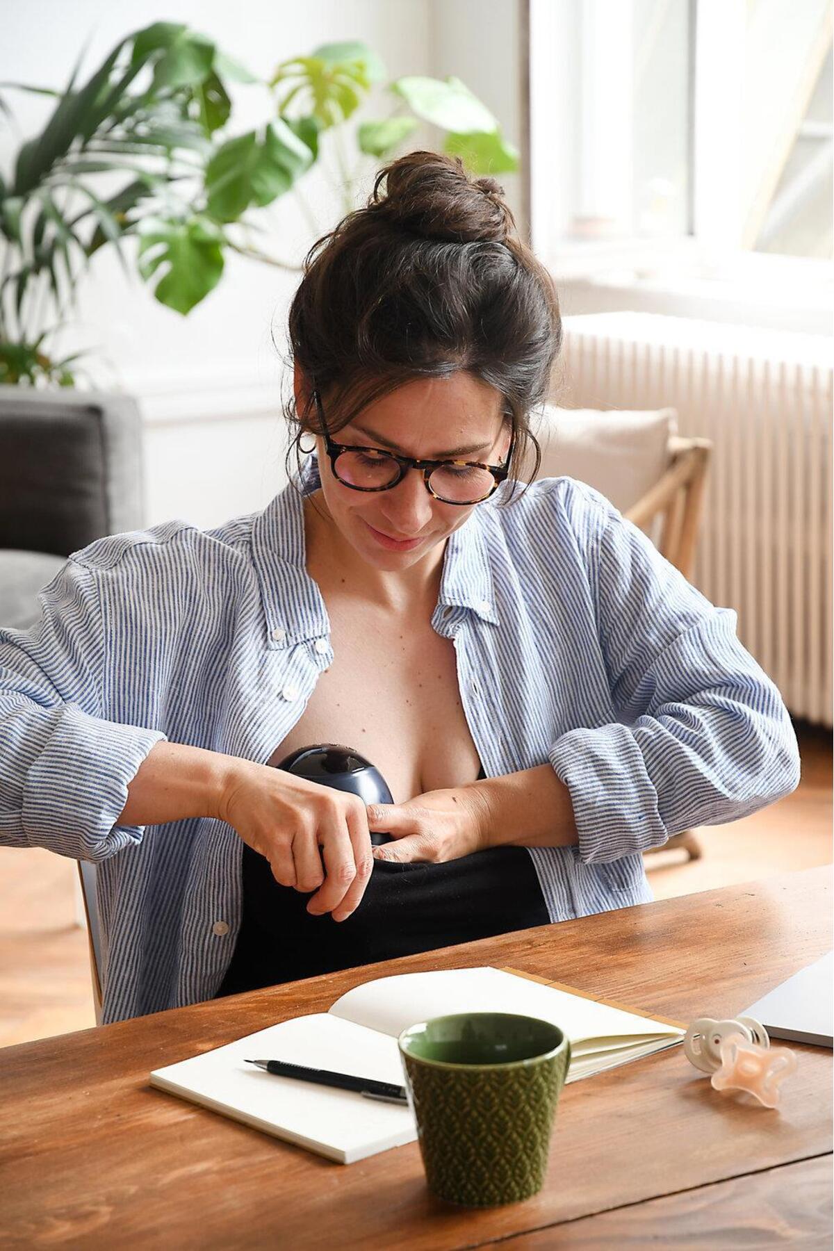 Beaba Hands-Free Giyilebilir Elektrikli Göğüs Pompası, Night Blue fotoğrafı 7 (önizleme)
