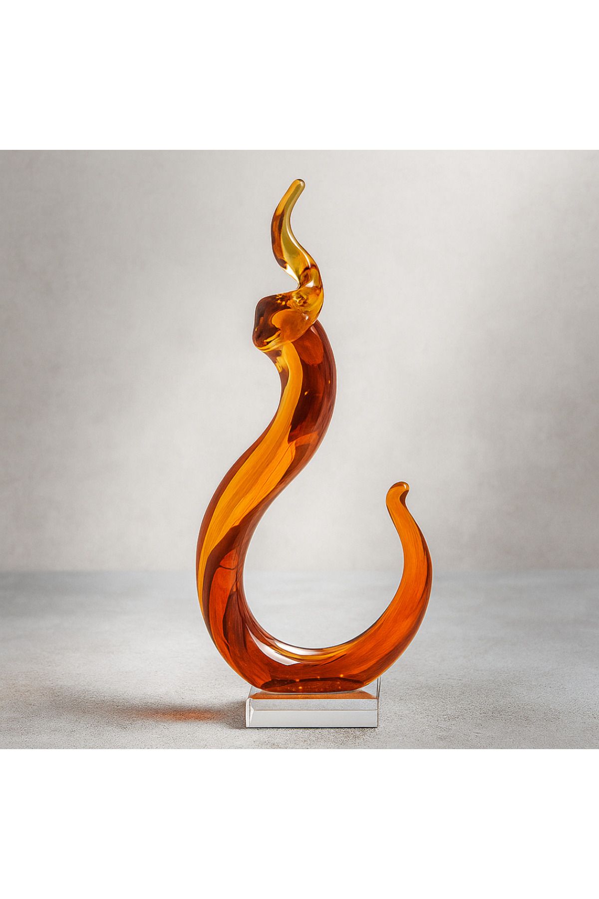 Modelce El Yapımı Amber Obje – 37 cm Dekoratif Cam Figür
